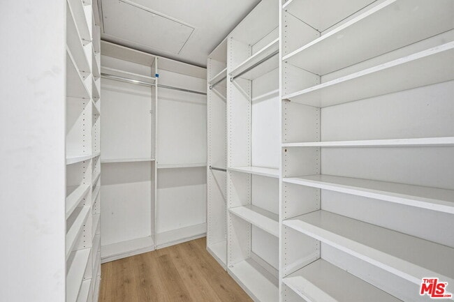 Building Photo - 19111 Hamlin St