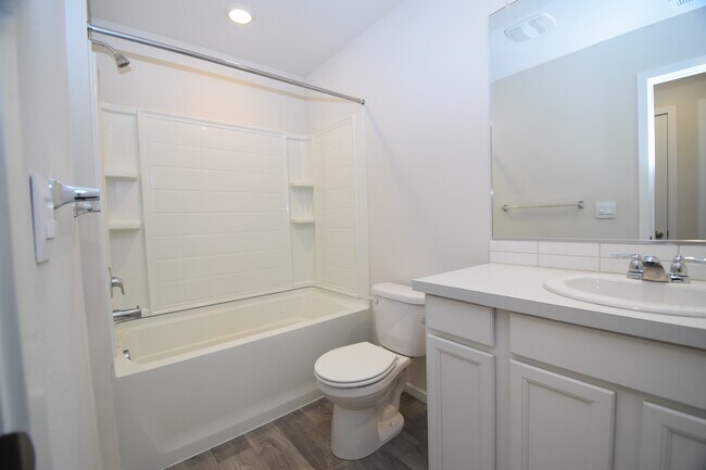 Building Photo - 935 N 19th Ave