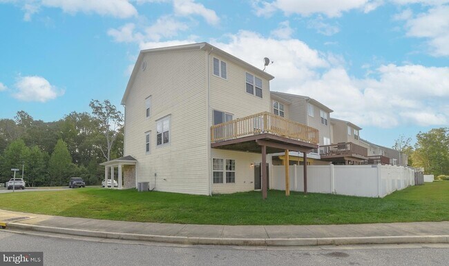 Building Photo - 45571 Catalina Ln