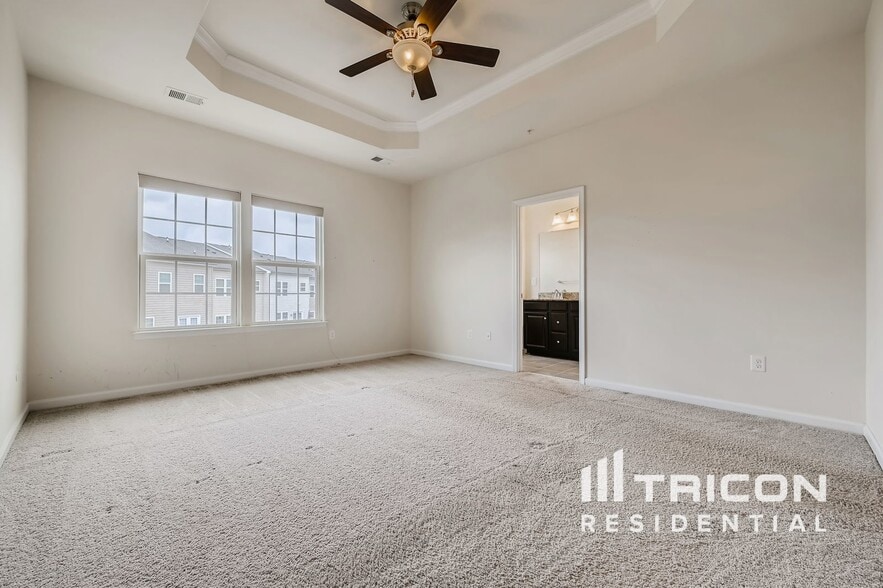 Building Photo - 9444 Ballard Green Dr