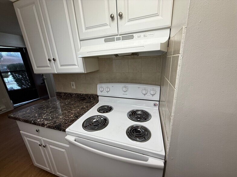 Building Photo - 5266 Grafton Rd