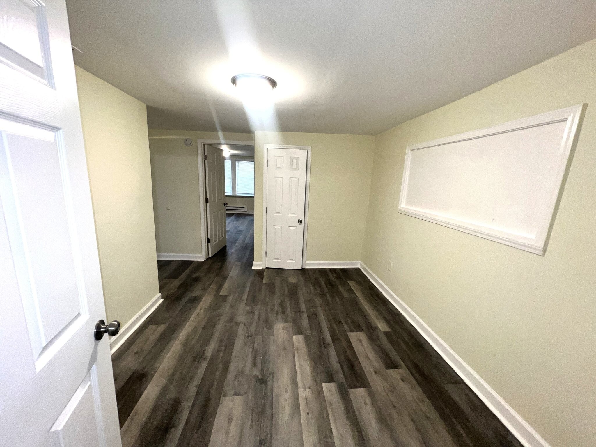 Building Photo - 1233 W 71st Pl