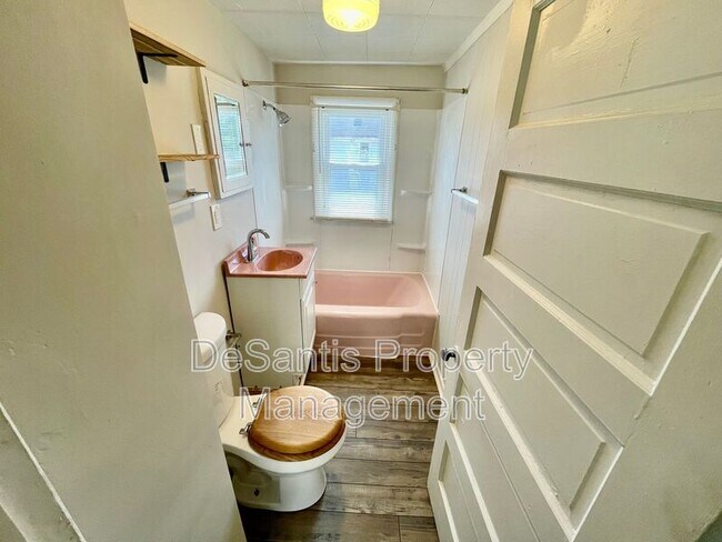 Building Photo - 301 Wykes St