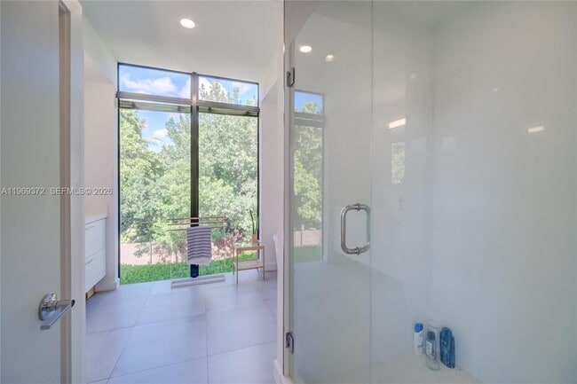 Building Photo - 8660 Arboretum Ln