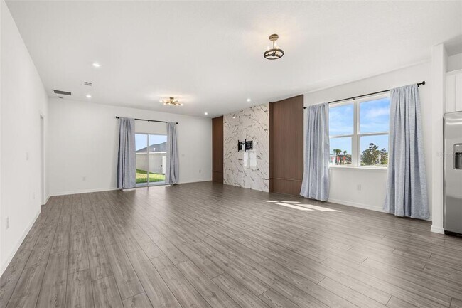 Building Photo - 1267 Normandy Dr