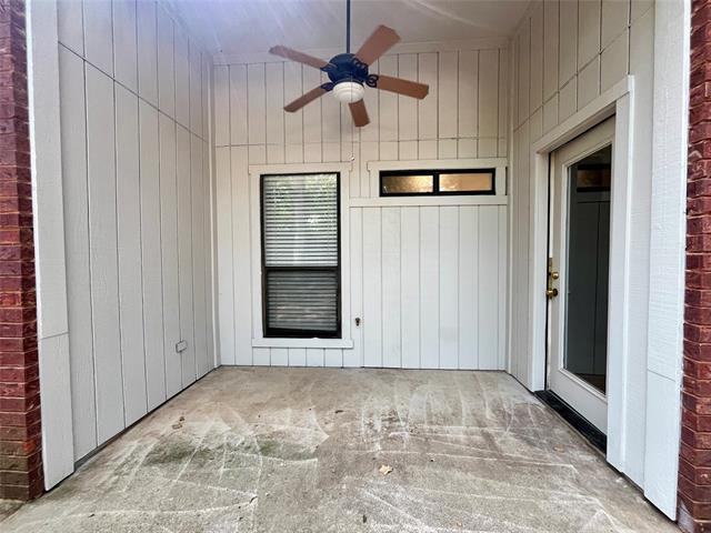 Building Photo - 6105 Paradise Dr