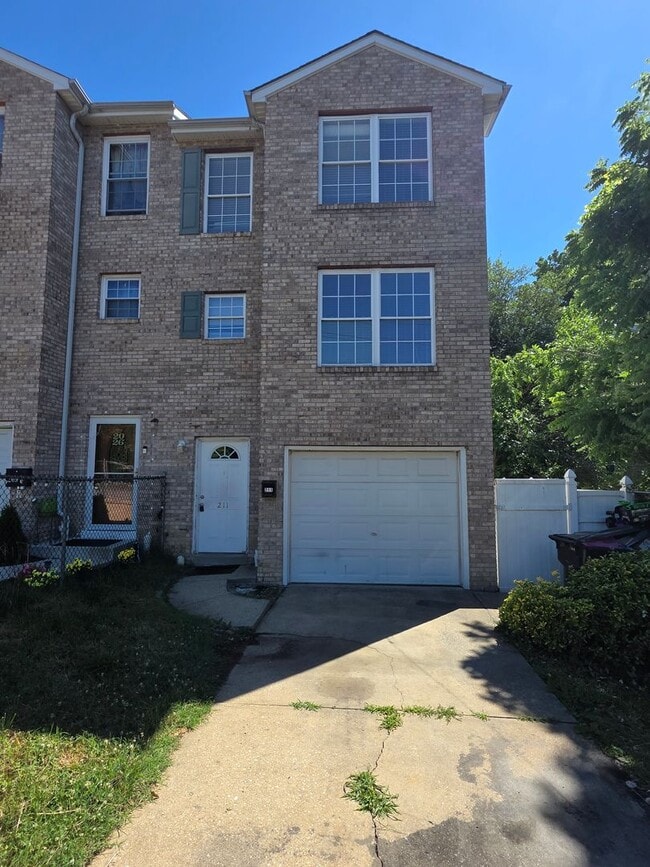Building Photo - Browntown Twin Home