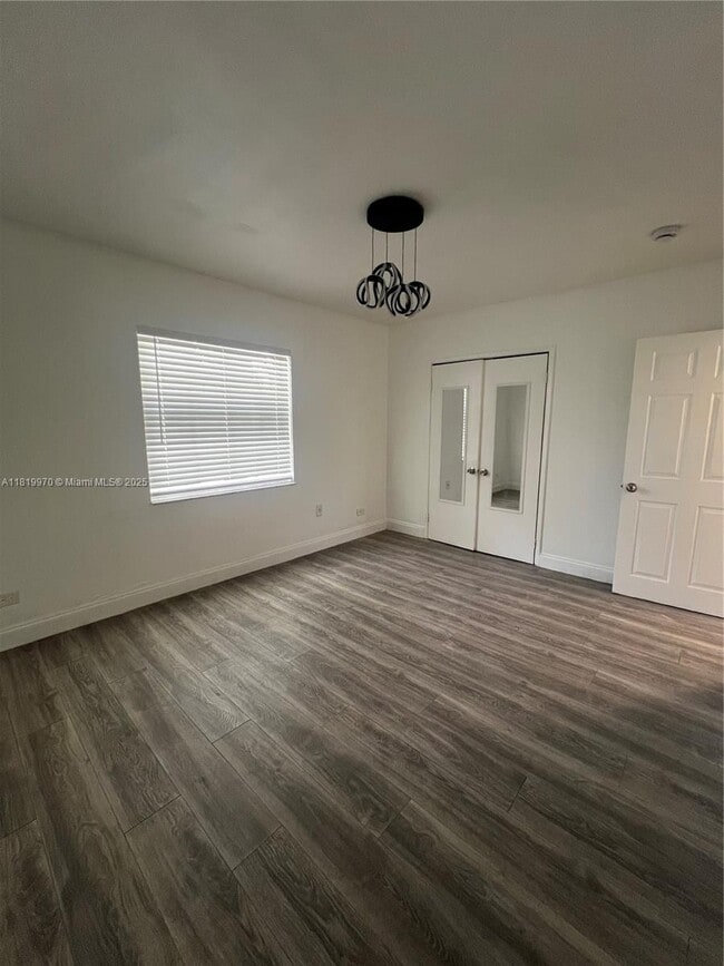 Building Photo - 6701 NE Miami Pl