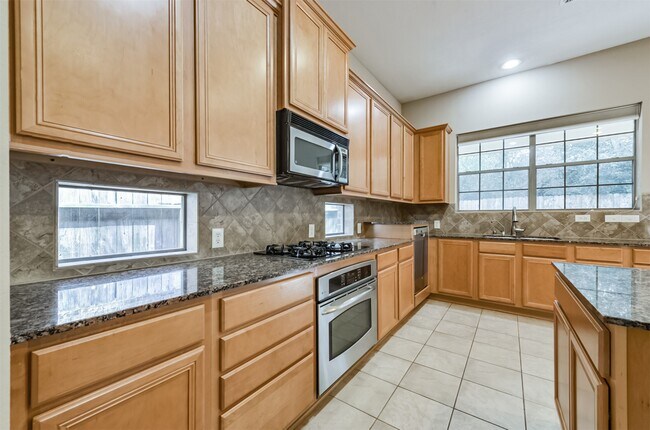 Building Photo - 21315 Pennshore Ln