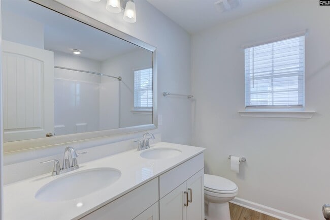 Building Photo - 151 Brockway Dr