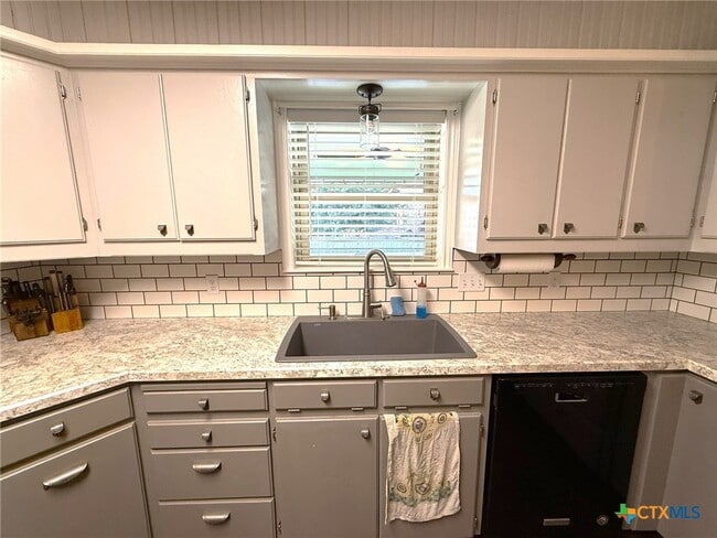 Building Photo - 3117 Kensington Ct