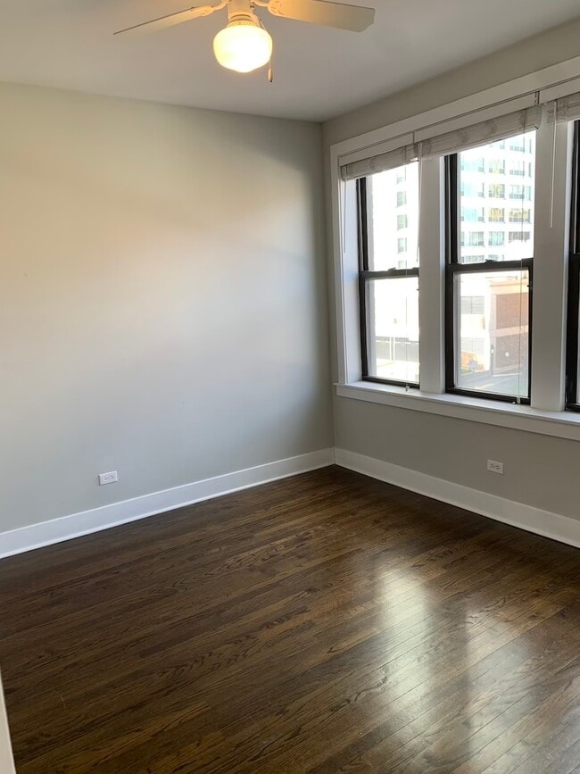 Building Photo - 5537 S Everett Ave