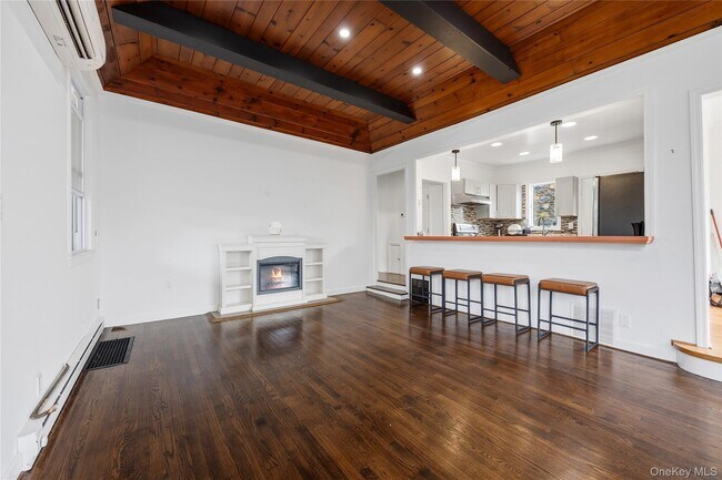 Building Photo - 3404 Mohegan Ave