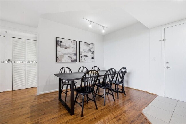 Building Photo - 18800 NE 29th Ave