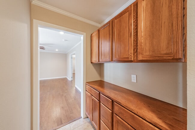 Building Photo - 6817 Fortune Rd