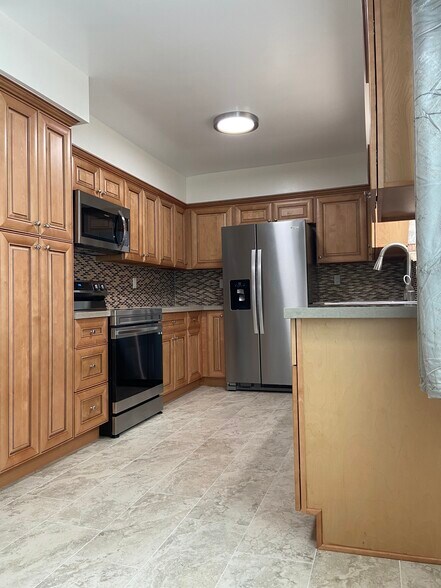 kitchen - 1161 W Duarte Rd