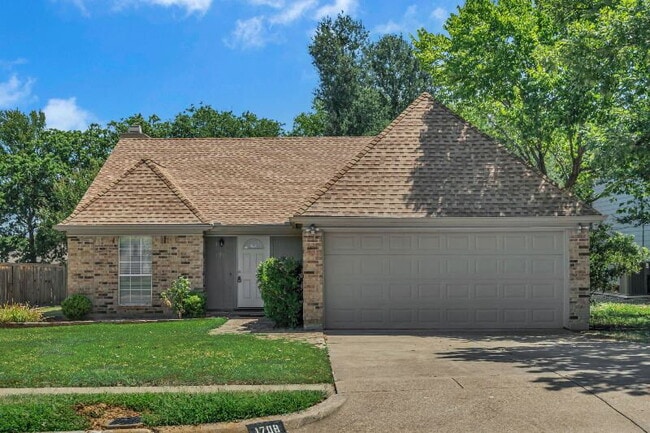 Building Photo - "Luxurious 3-Bedroom, 2 Bath Home in Prime...