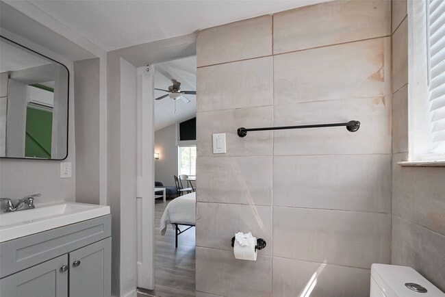 Building Photo - 5114 Grantwood St