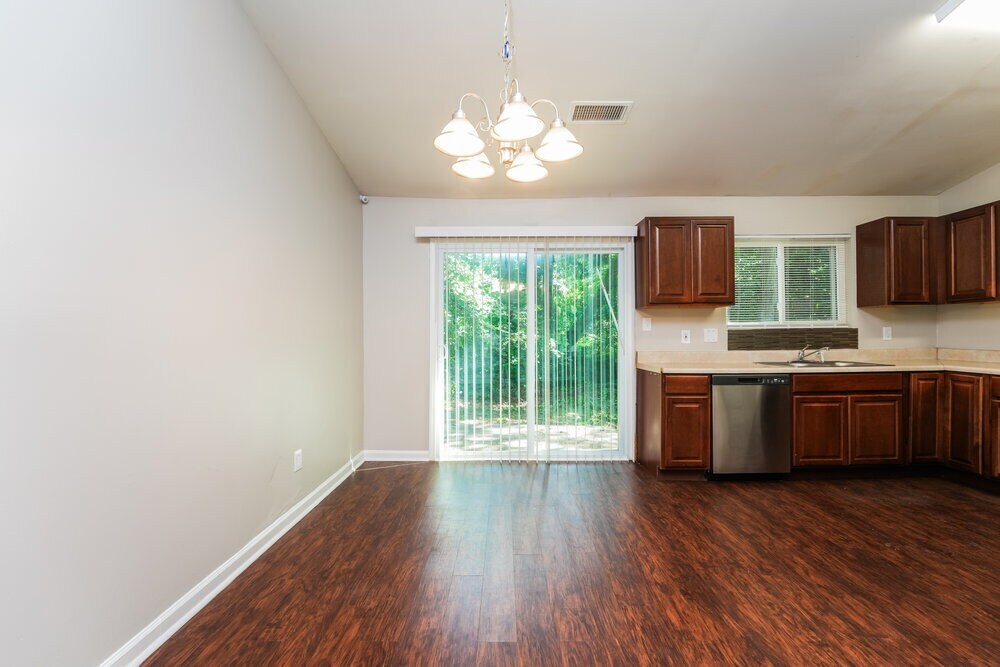 Building Photo - 5394 Greenhedge Ct