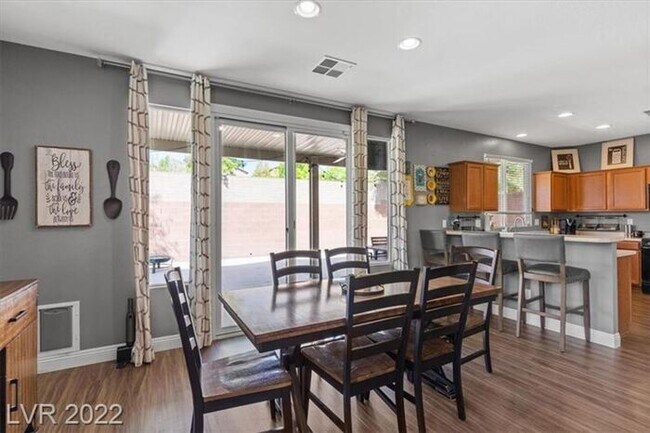 Building Photo - 4 BEDROOM 3 BATH SINGLE FAMILY HOME IN PROVIDENCE!!
