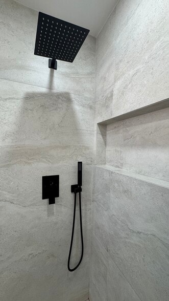 Building Photo - 3443 E 8th St