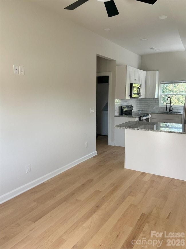 Building Photo - 303 S Main St