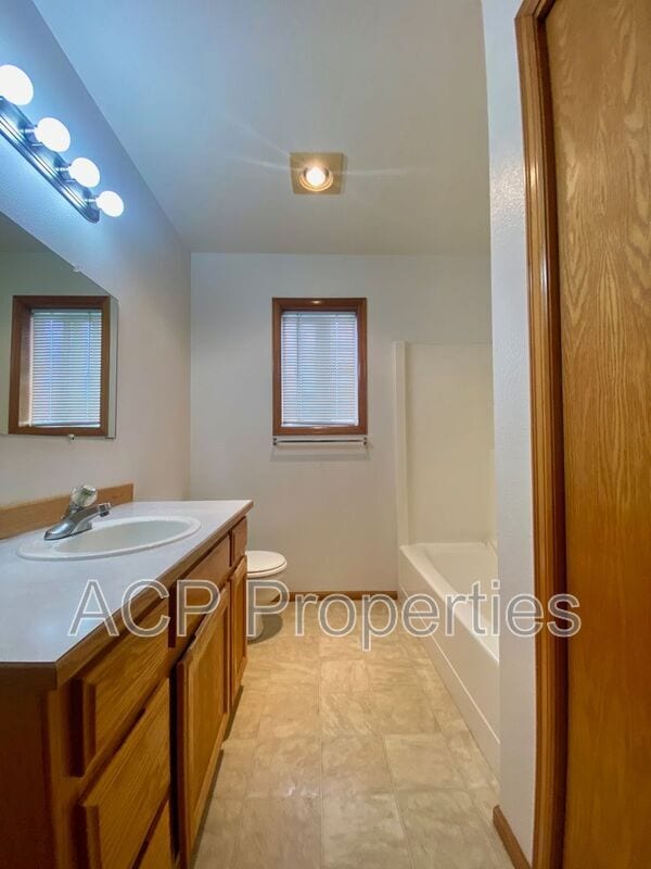 Building Photo - 710 Drayton St