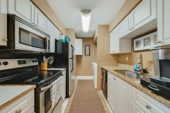 Building Photo - 512 Orange Dr