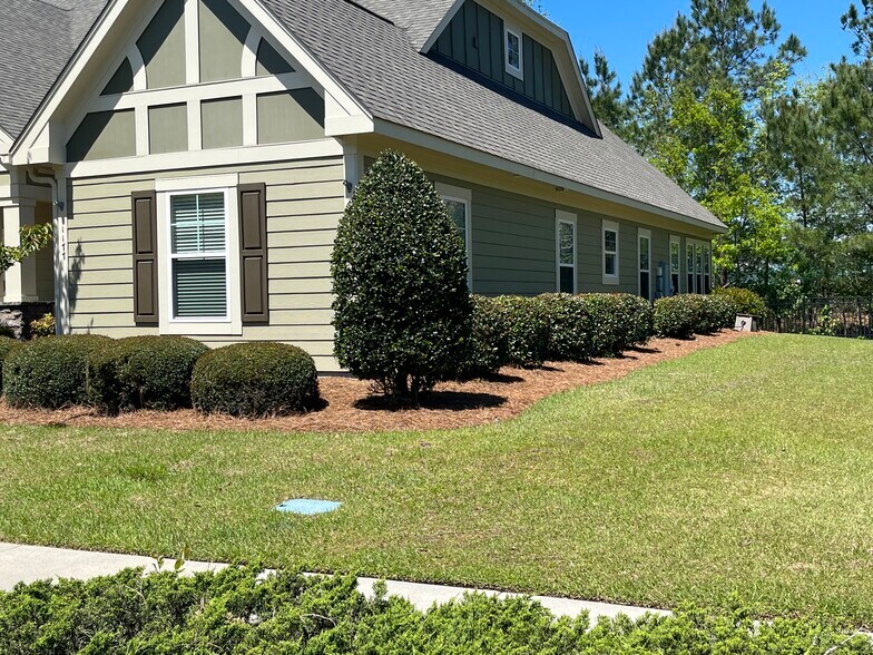 Building Photo - 1177 Evangeline Dr