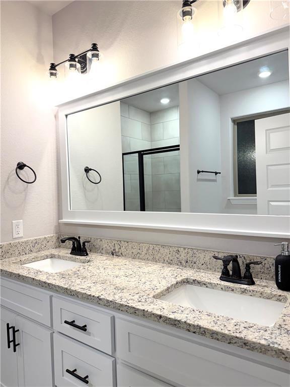 Building Photo - 6003 SW Macasin Ave