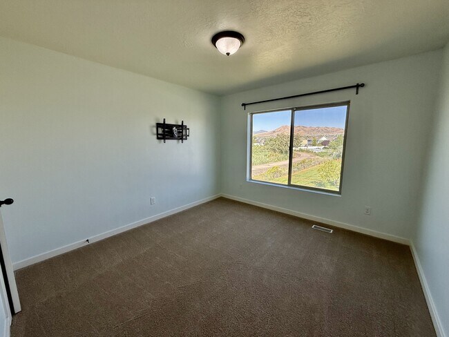 Building Photo - 722 S Willow Park Dr