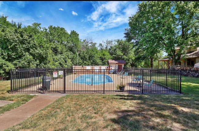 Building Photo - 2421 S Yellowstone St