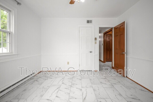 Building Photo - 2425 Capehart Rd