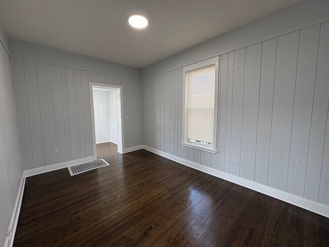 Building Photo - 307 Prairie Ave