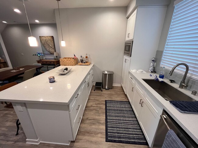 Building Photo - 2 Bed 2.5 Bath 1,423 Sq. Ft. Luxury Coastal Condo with Ocean View Deck