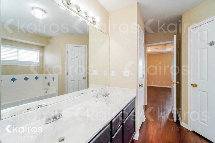 Building Photo - 404 Ali Dr