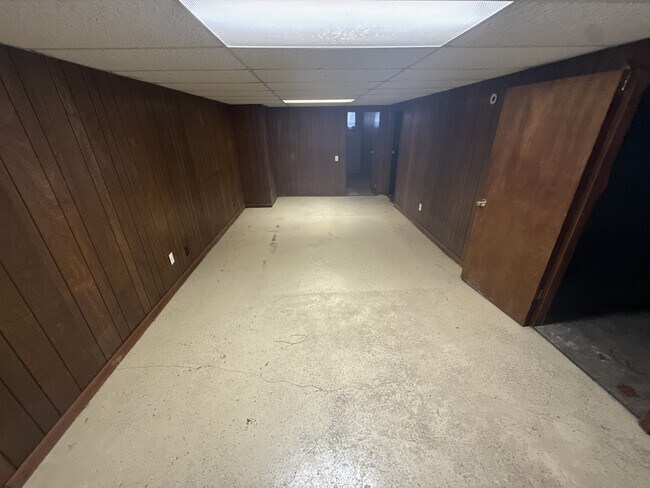 Building Photo - 223 Wiegel Dr