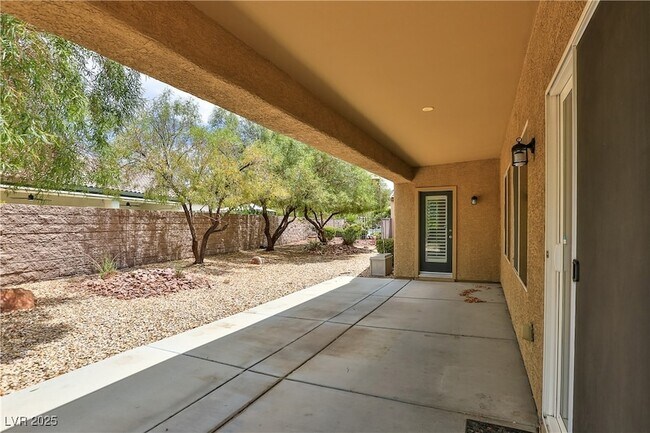Building Photo - 2264 Laurel Heights Ln