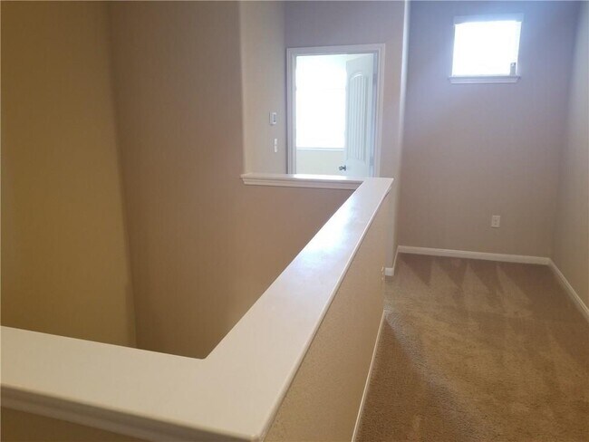 Building Photo - 2880 Donnell Dr