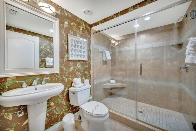 Building Photo - 6406 Gulf Dr