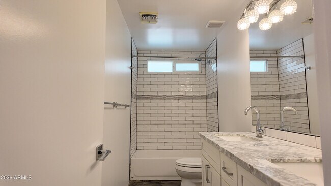 Building Photo - 8637 E Keim Dr