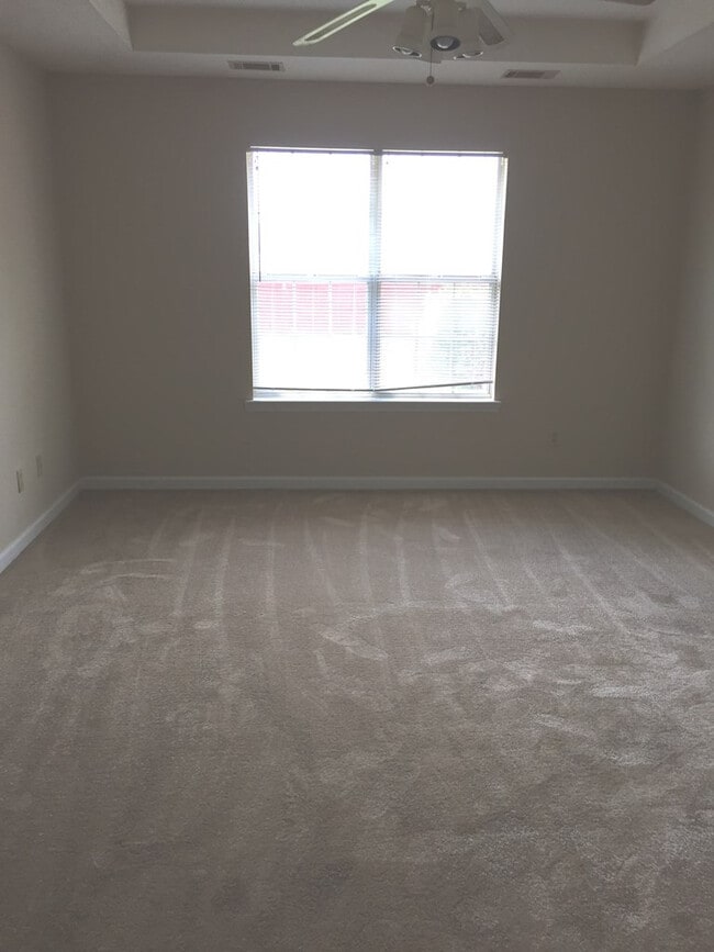 Building Photo - 2415 Ramblewood Dr