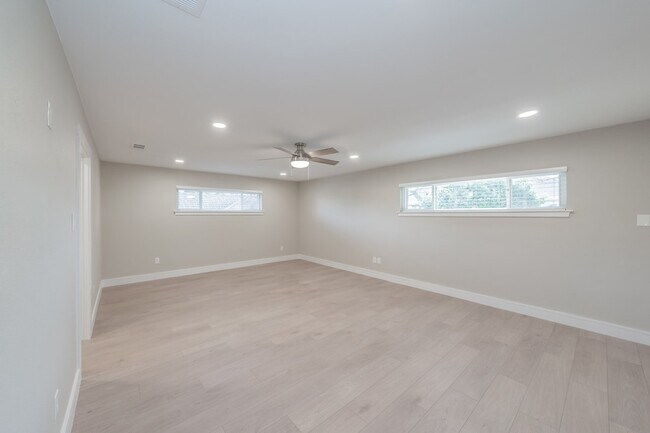 Building Photo - 4605 Ranch View Rd