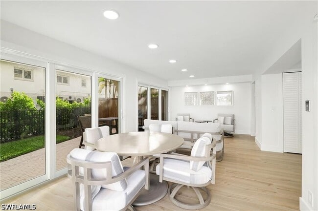 Building Photo - 9486 Gulf Shore Dr