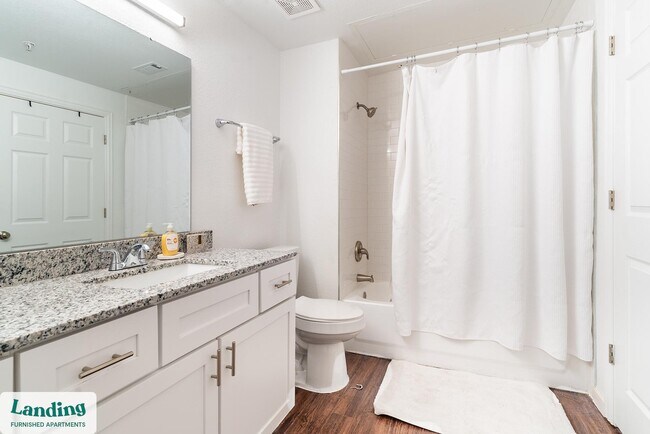 Building Photo - 1000 Henderson St