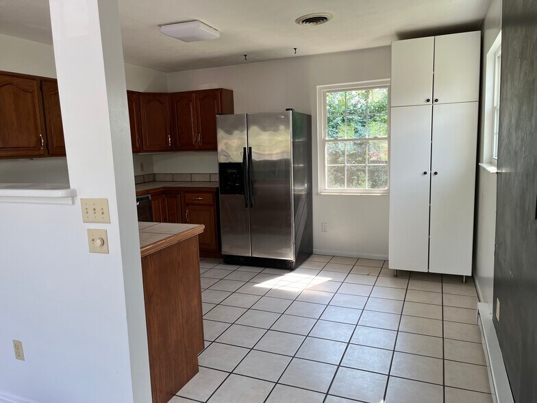 Building Photo - 1018 Arrowhead Dr