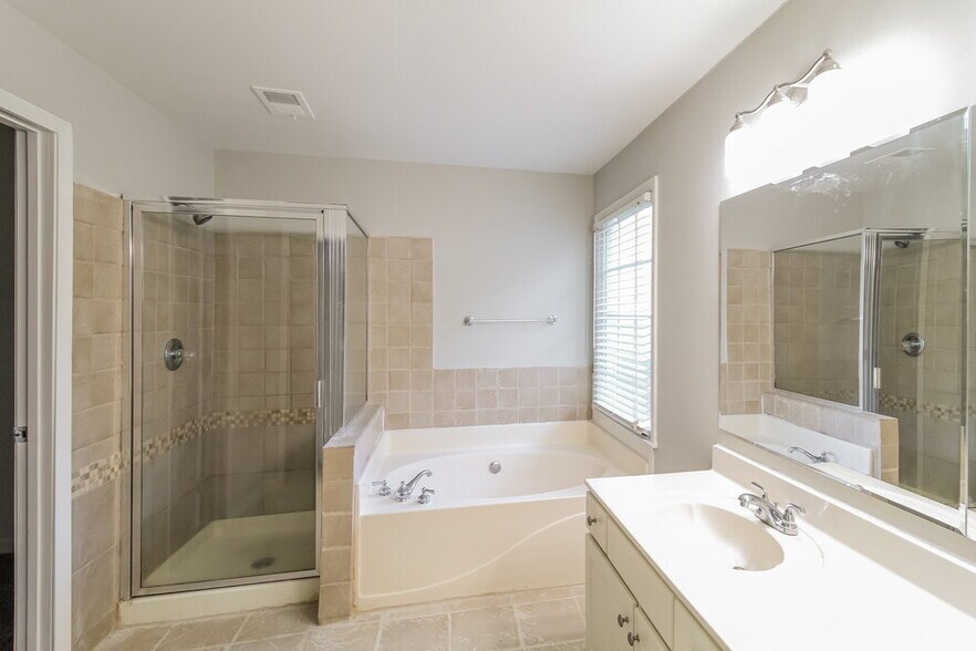 Building Photo - 3539 Fairgreen Ct
