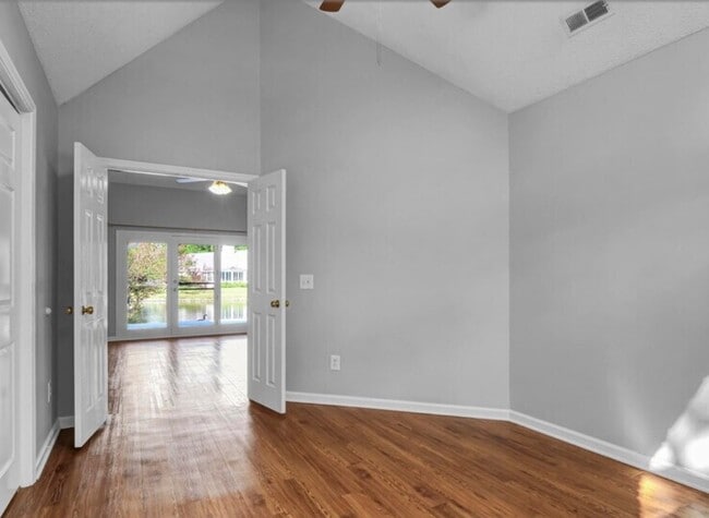 Building Photo - 3023 Remington Dr