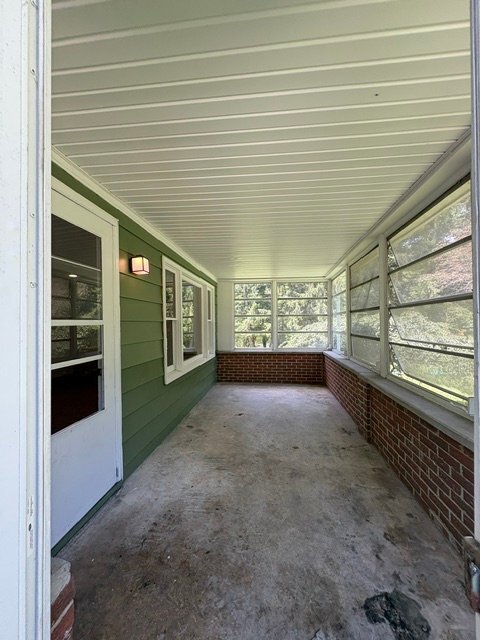 Building Photo - 4167 Oak St Ext