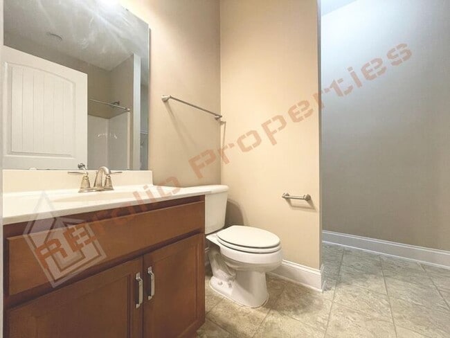 Building Photo - Lovely 3 Story 3 Bedroom 3.5 Bath 1 Car-Ga...